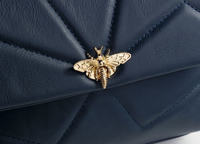 Laurina Tasche mit Kippschloss in extravaganter Libellenform DUNKELBLAU