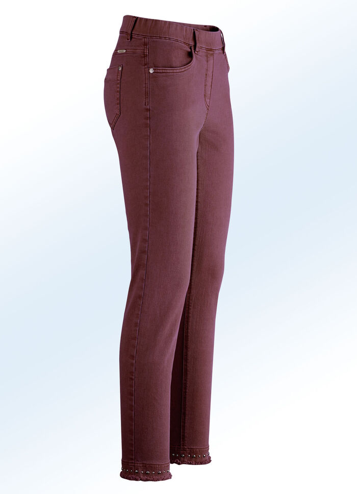 Magic-Jeans mit toller Nietenzier sowie angesagtem Fransensaum BROMBEER
