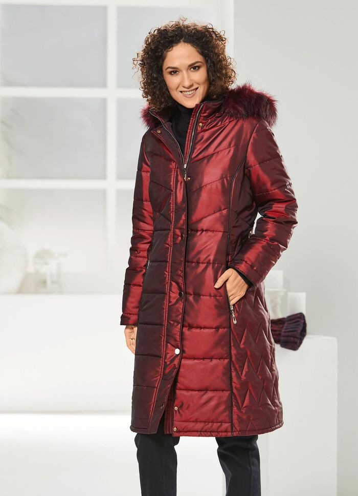 Mantel mit Kontrastpaspelierung 