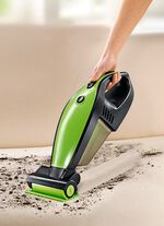 Akku-Handstaubsauger mit schwenkbarer Turbod&uuml;se 