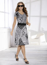 Kleid mit schöner Faltenlegung 