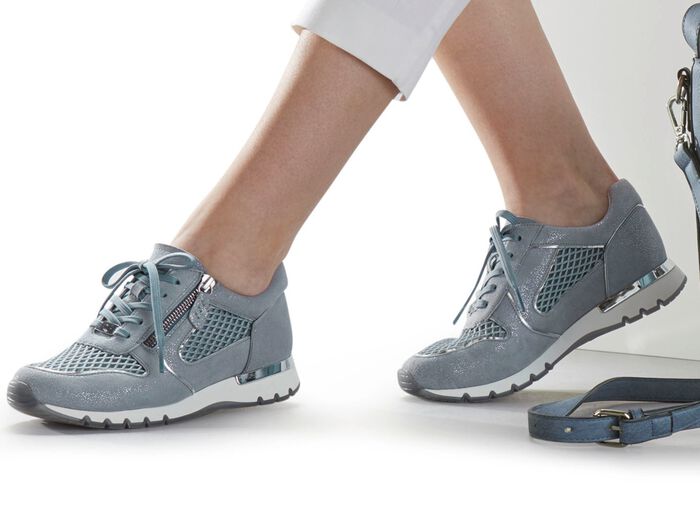 Caprice, schicke Damen-Sneaker, Weite H, mit herausnehmbarem Fussbett JEANS