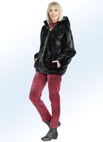 Jacke mit fester Kapuze 