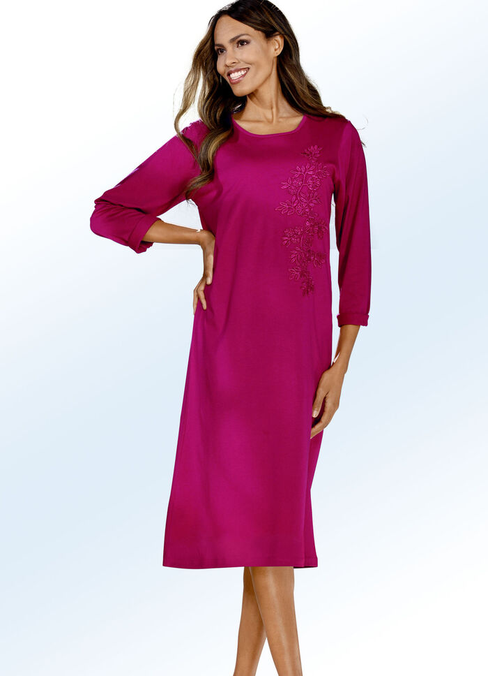 Nachthemd mit platzierter Floralspitze FUCHSIA