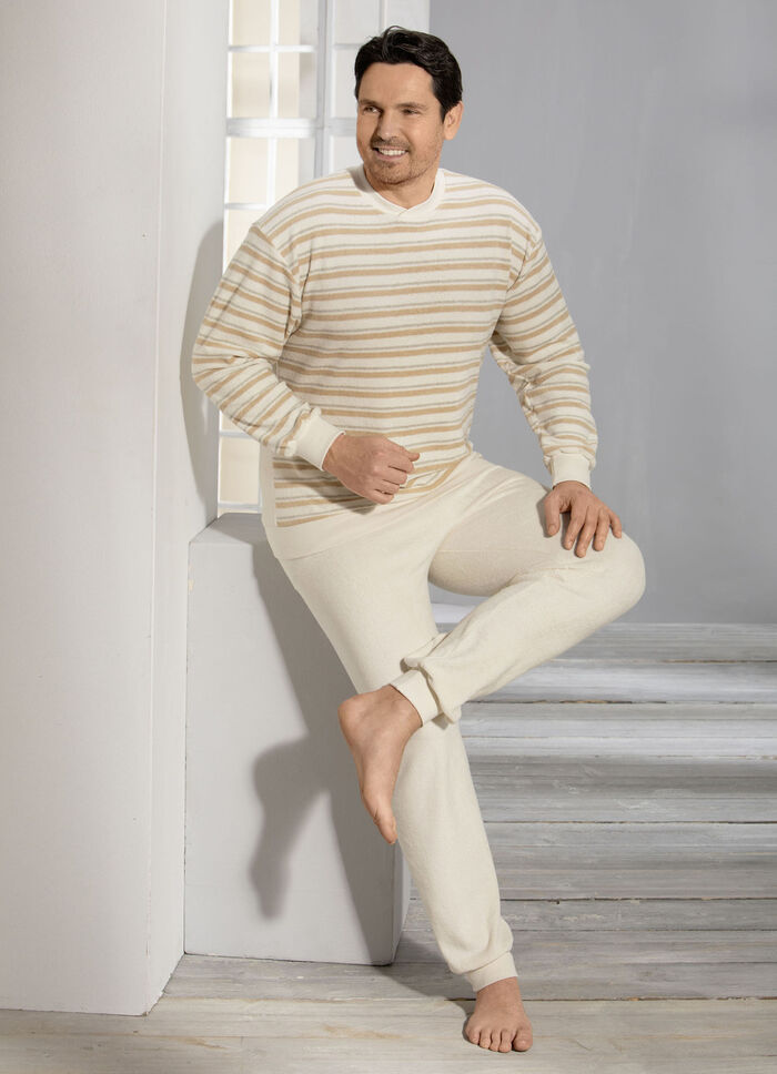 G&ouml;tting Pyjama aus Frottierstretch, V-Ausschnitt und B&uuml;ndchenabschl&uuml;ssen 