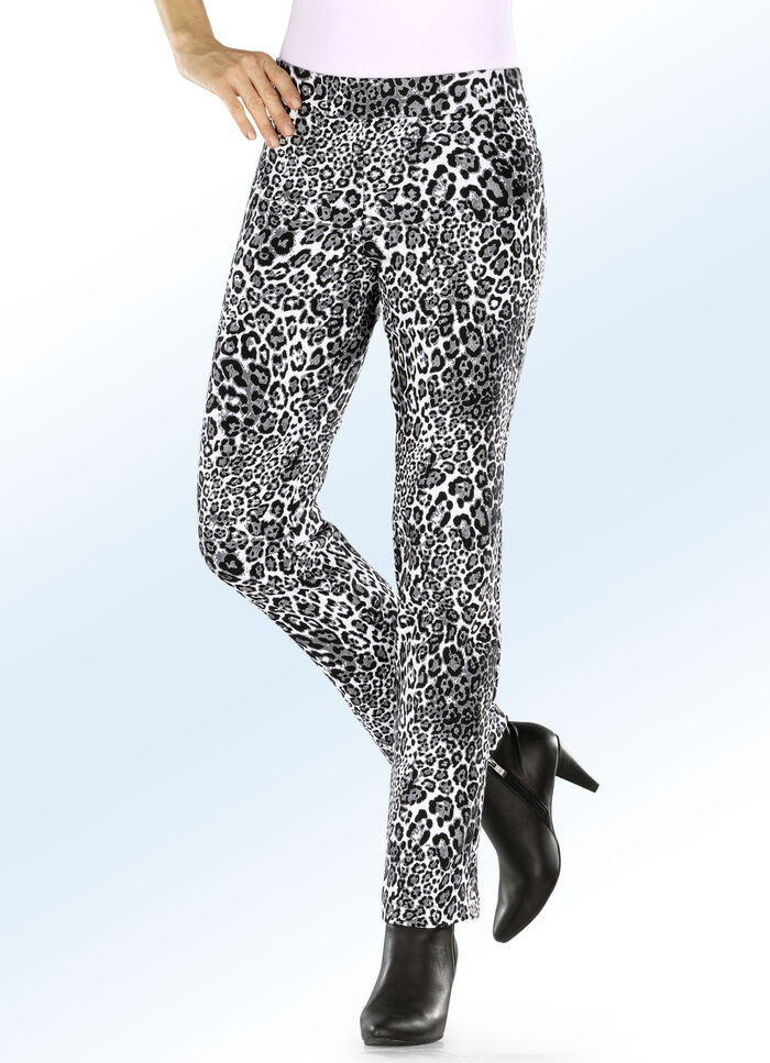 Jacquard-Hose in angesagter Leo-Dessinierung 