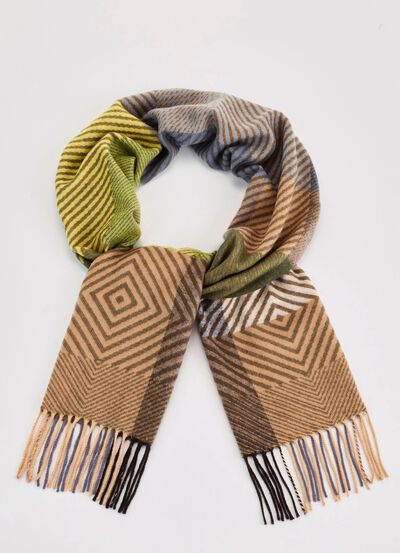 Schal mit Fantasiedessin 